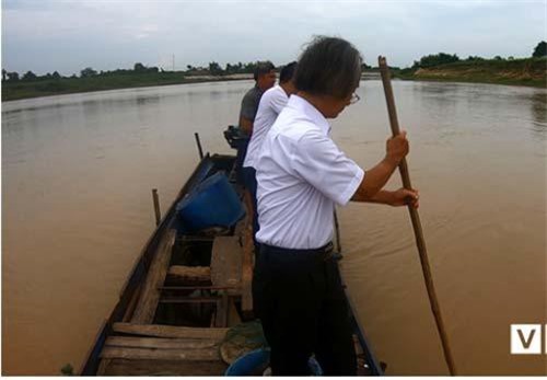 Lặn xuống sông Chu tìm ngôi mộ cổ khổng lồ nghi của vợ vua Lê Lợi