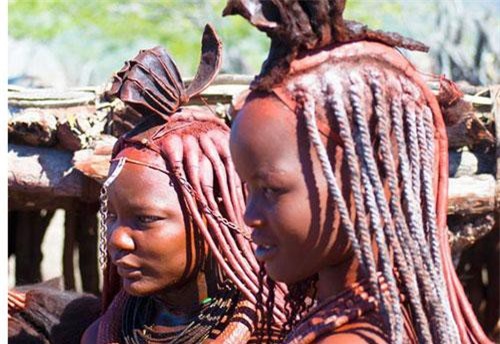 Nơi phụ nữ được lấy nhiều chồng, không cần mặc quần áo