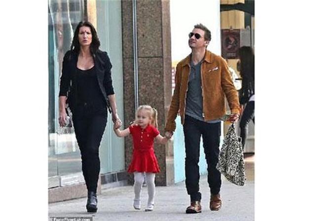 Sao phim 'Avengers' bị kiện gây thương tích cho con