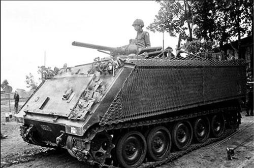 Thiết giáp phun lửa cực độc giống hệt M113 Mỹ từng đưa vào Việt Nam