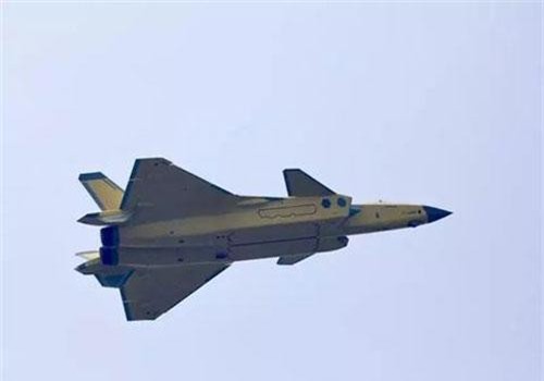 Tiêm kích tàng hình J-20 đã về đích trước Su-57