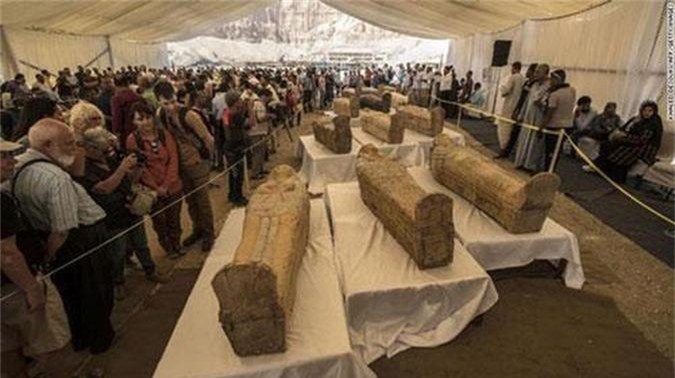 Ai Cập khai quật 30 quan tài chứa xác ướp 3.000 năm tuổi