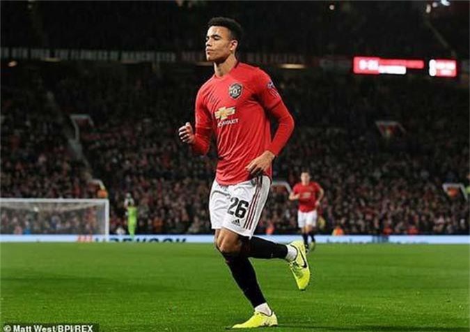 Chân sút trẻ phá kỷ lục tồn tại 15 năm của Rooney tại Man Utd