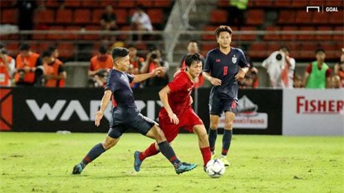 Hai trọng tài 'người quen' điều khiển trận Việt Nam gặp Thái Lan và UAE