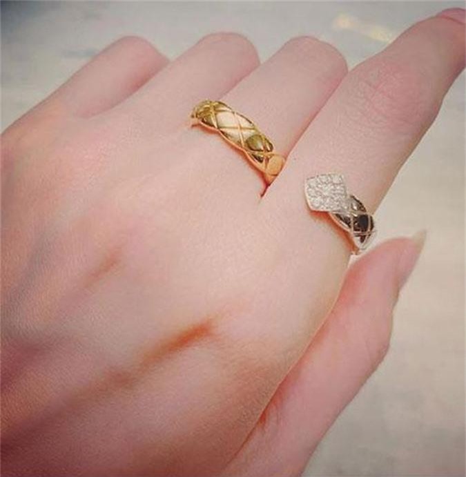 Hari Won khẳng định độ giàu có khi đeo nhẫn xa xỉ của Chanel có giá hơn 145 triệu đồng