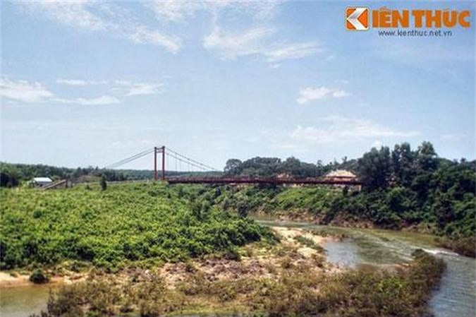 Khám phá cây cầu treo huyền thoại trên đường Trường Sơn