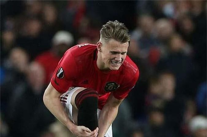 MU trả giá cực đắt cho chiến thắng tại Europa League
