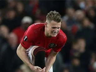 MU trả giá cực đắt cho chiến thắng tại Europa League