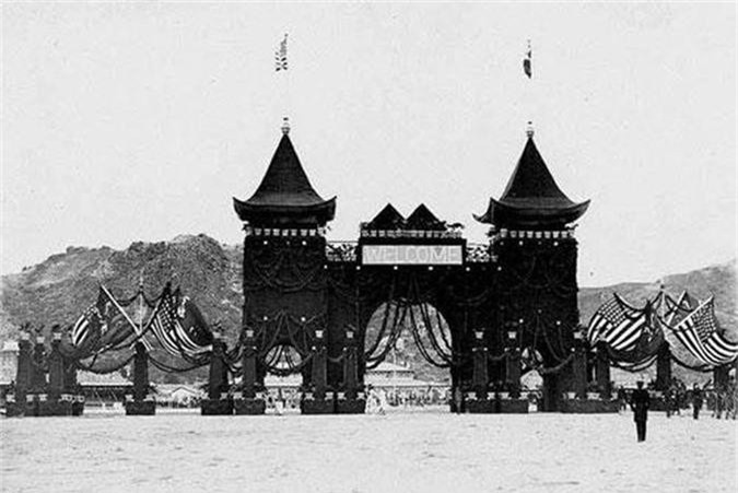 Nhà Thanh thiết đãi Đại Bạch Hạm đội của Mỹ hoành tráng cỡ nào?