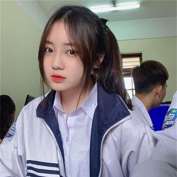 Nữ sinh Bắc Ninh đẹp chẳng kém hot girl chiếm sóng MXH