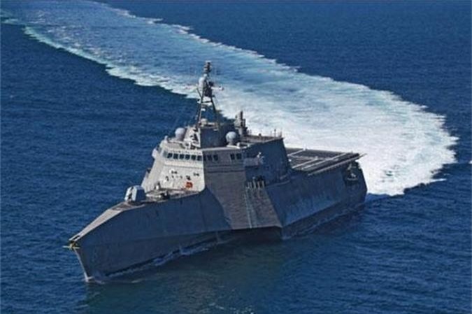 Chiến hạm 3 thân Mỹ 'xé sóng' thị uy sức mạnh trên biển Đông