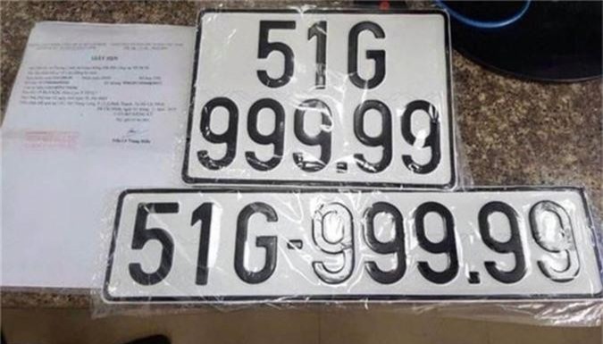 Chủ xe BMW bốc được biển số ngũ quý 99999