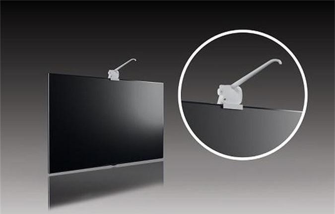 'Đũa thần' biến màn hình tivi thành màn hình cảm ứng