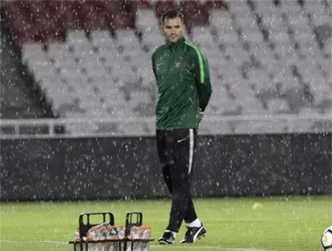 HLV McMenemy quyết dứt tình với Indonesia sau khi bị sa thải