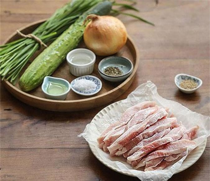 Học người Hàn làm món thịt trộn siêu tốc, cả nhà ăn khen không hết lời