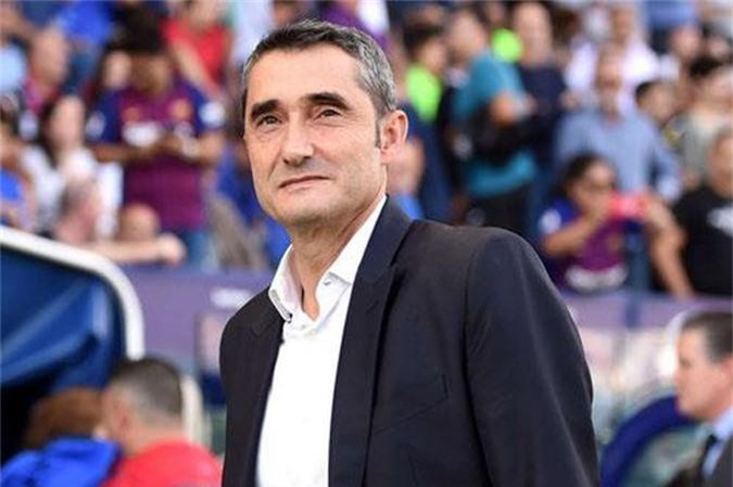 Lãnh đạo Barca ủng hộ, HLV Valverde không lo bị sa thải