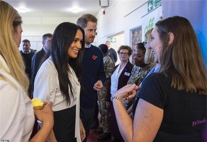 Meghan Markle lần đầu tiết lộ thông tin mới về con trai đầu lòng nhưng cư dân mạng nghi ngờ một chi tiết vô lý