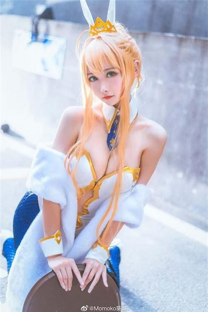 Ngắm nàng Vua nước Anh Arturia Pendragon bước ra đời thật qua loạt ảnh cosplay đẹp mắt