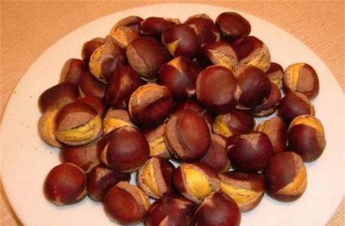 Ăn hạt dẻ vào mùa lạnh tốt hơn thuốc bổ nhưng lưu ý điều này nếu không nhập viện gấp