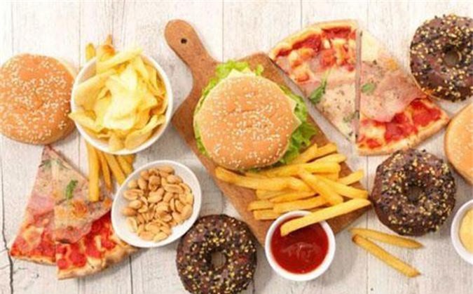 Ăn nhiều gà rán, khoai tây chiên sẽ làm mất trí nhớ?