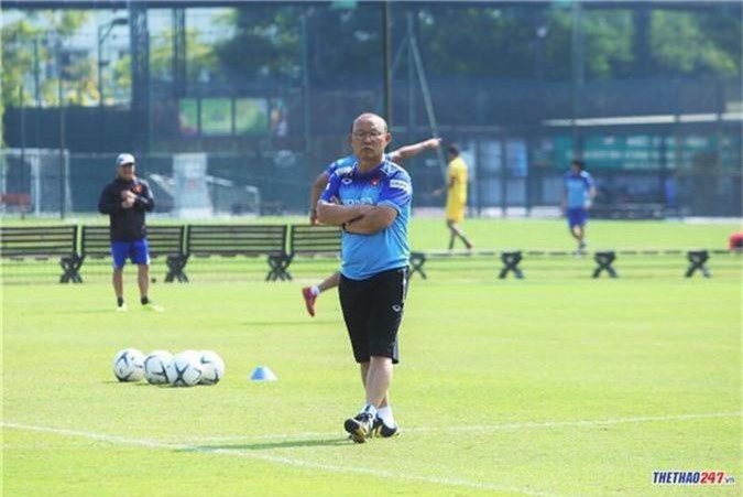 HLV Park Hang-seo 'cảnh giác cao độ' với phóng viên Thái Lan