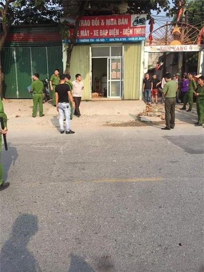 Hà Nội: Chém nhau kinh hoàng tại tiệm cầm đồ, một nam thanh niên tử vong