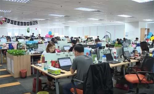 Nhiều mặt hàng đang giảm giá mạnh trong tháng khuyến mại tại Hà Nội