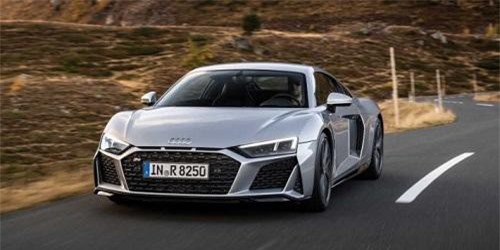 Siêu xe Audi R8 V10 RWD ra mắt, giá khởi điểm từ 3,7 tỷ đồng