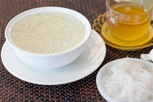 Tác dụng của tổ yến chưng đường phèn với sức khỏe người dùng