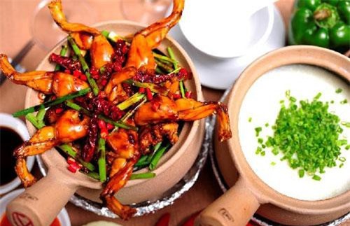 Clip: Bật mí cách làm cháo ếch Singapore chuẩn như nhà hàng