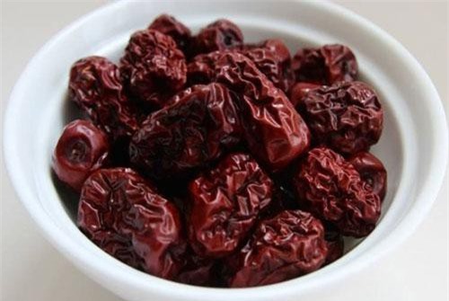 Lợi ích sức khỏe bất ngờ của quả táo tàu