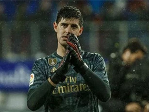 Từ tội đồ, Courtois xô đổ kỷ lục của Keylor Navas