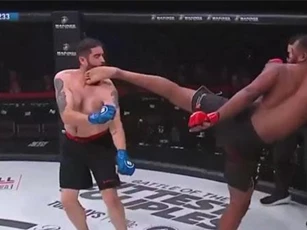 Võ sĩ Mỹ tung cú đá cực hiểm khiến đối thủ bất tỉnh sau 16 giây thi đấu