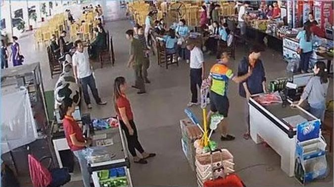 Đình chỉ Thượng úy công an hành hung nhân viên bán hàng ở Thái Nguyên