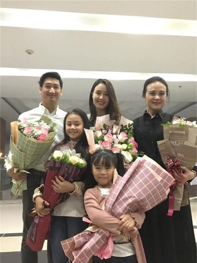 'Hoa hồng trên ngực trái' chính thức đóng máy, kết phim sẽ rất viên mãn?