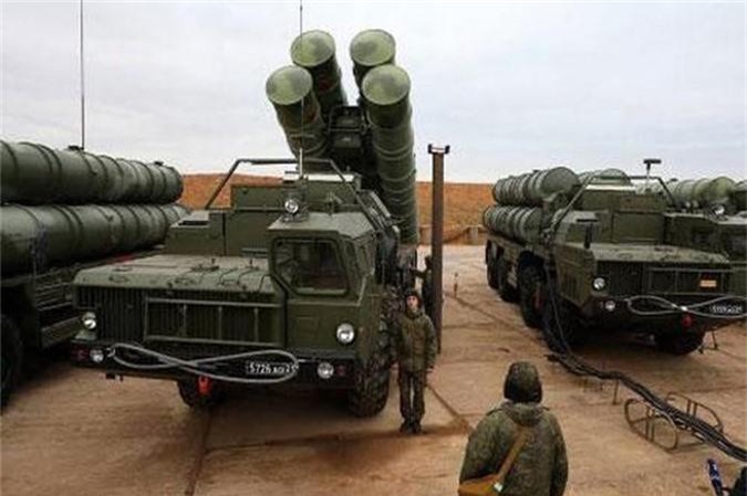 Mỹ cay đắng so tên lửa S-400 với AK-47
