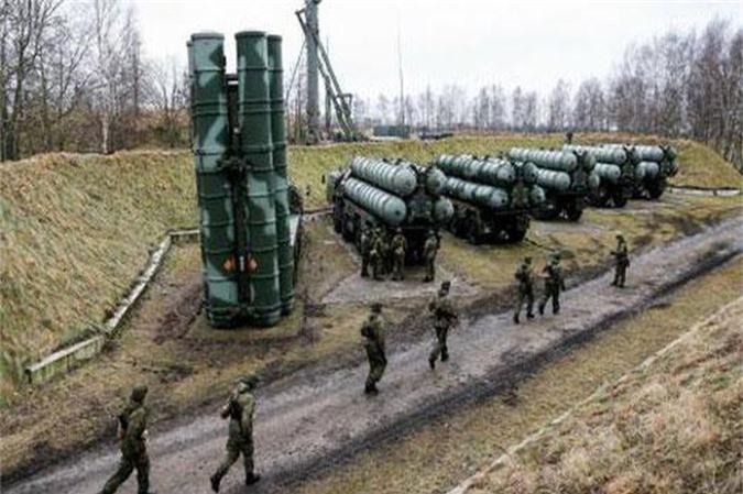 Mỹ khoe cách trực thăng qua mặt S-400