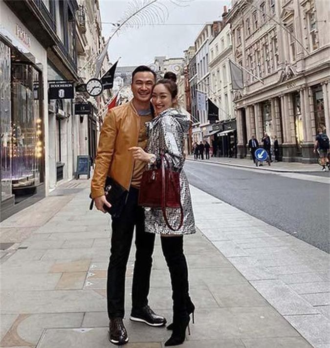 Những sao Việt có bạn gái nóng bỏng kém chục tuổi