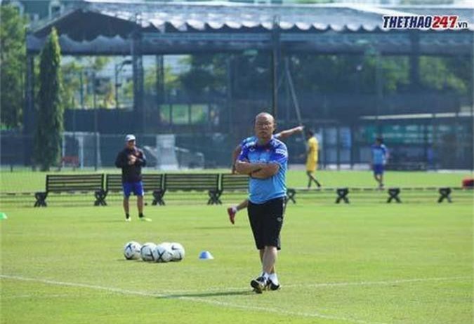 Thầy Park ra 'thiết quân luật' trước đại chiến với UAE và Thái Lan