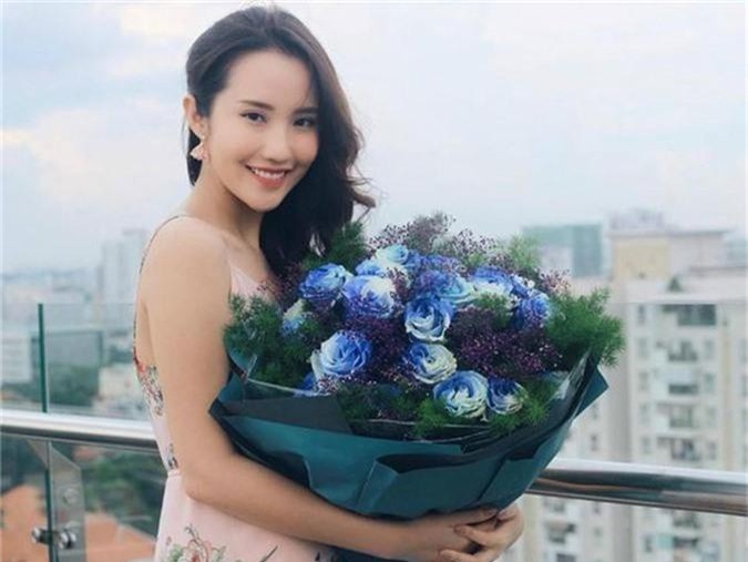 Tình cũ Phan Thành khoe tấm ảnh thời bé chụp cùng mẹ