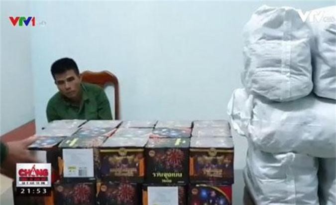 Bắt 2 đối tượng vận chuyển 66 kg pháo