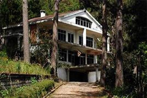 Clip: Vén màn bí ẩn biệt thự ma ở Đà Lạt