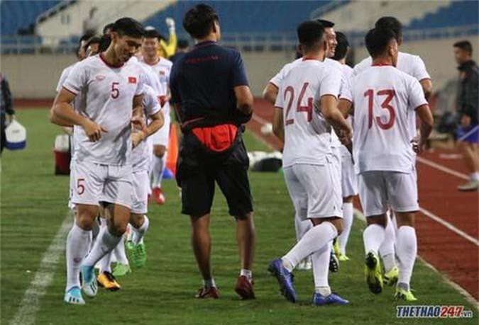 Đoàn Văn Hậu vạm vỡ trông thấy sau khi trở về từ Hà Lan