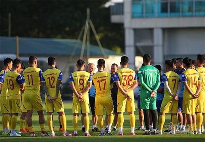 HLV Park Hang Seo chốt danh sách đội tuyển Việt Nam đấu UAE, Thái Lan