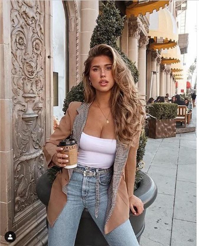 Hot girl Instagram liên tục tung ảnh khoe ngực đầy 'bỏng mắt'