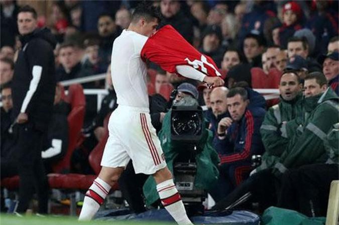Huyền thoại Arsenal: 'Xhaka xứng đáng được tôn trọng nhiều hơn'