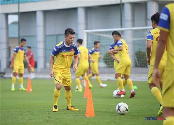 Phóng viên Hàn Quốc dự đoán Việt Nam thắng sít sao UAE