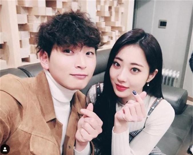 SBS tung tin hẹn hò của nam thần Jinwoon (2AM) và idol bốc lửa Kyungri (9MUSES): Cặp đôi sexy nhất Kbiz là đây!