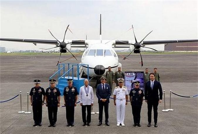 V&#x1B0;&#x1EE3;t Vi&#x1EC7;t Nam, Philippines nh&#x1EAD;n v&#x1EAD;n t&#x1EA3;i c&#x1A1; C-295M th&#x1EE9; t&#x1B0;