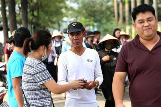 Vé chợ đen trận Việt Nam - UAE tăng gấp 4 lần vẫn có người mua